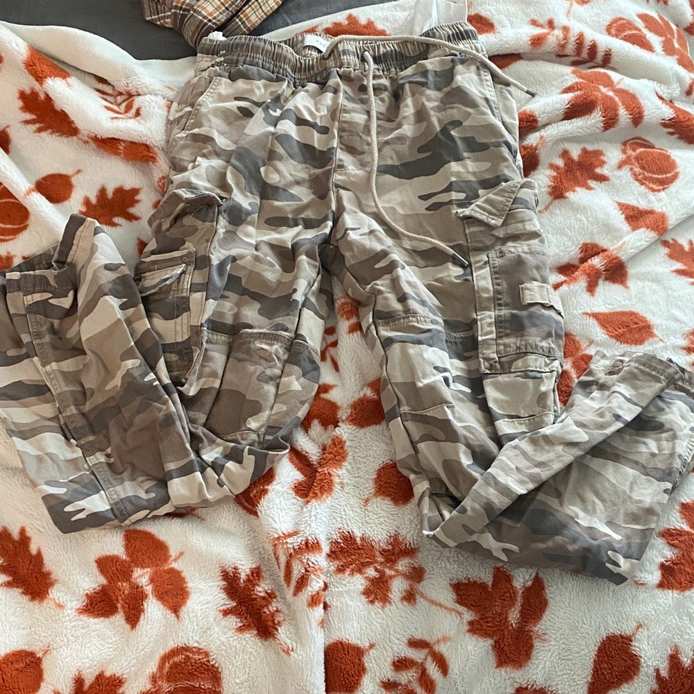 PacSun Kids Camo Cargo Jeans - Tan and Gray